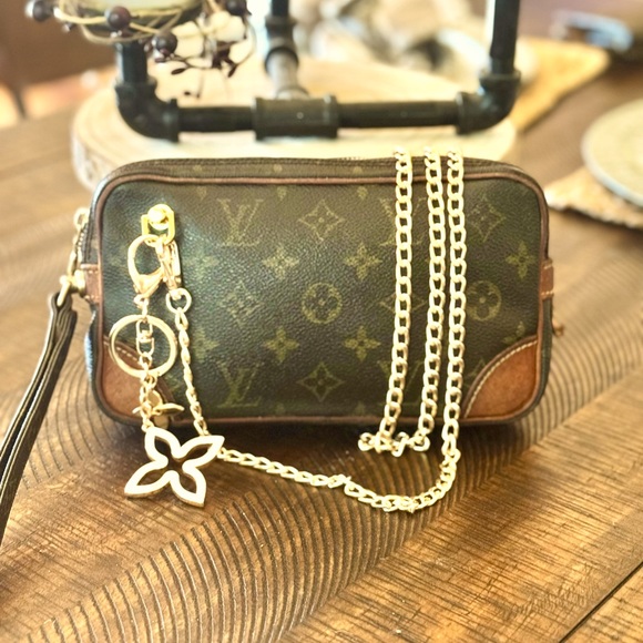 Louis Vuitton
Vintage Monogram Pochette Sport converted Crossbody - Picture 1 of 17